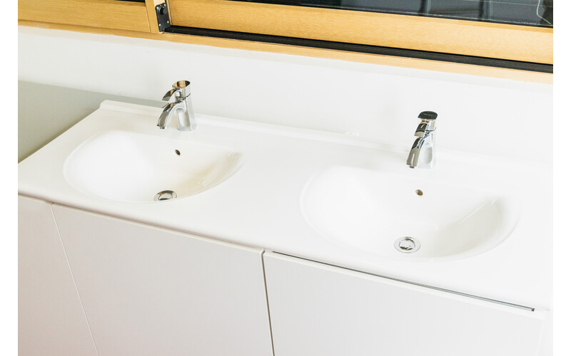 Comment &eacute;quiper une salle de bains avec une ou deux vasques ?